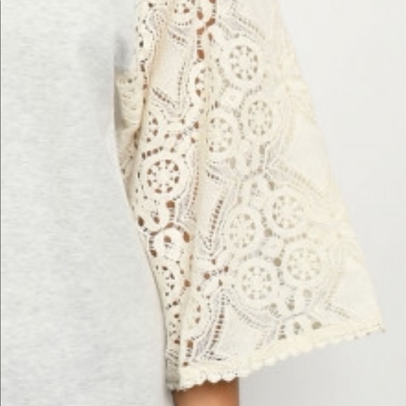 🆕 gray lace sleeved sweat shirt. - Picture 3 of 3